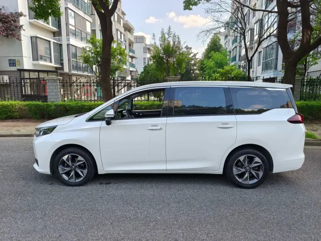 GAC Trumpchi M6 — Фото автомобиля 3