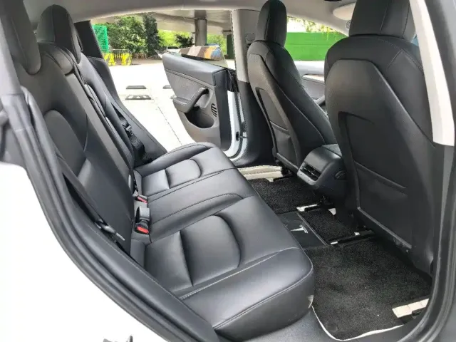 Tesla Model 3 — Фото автомобиля 7
