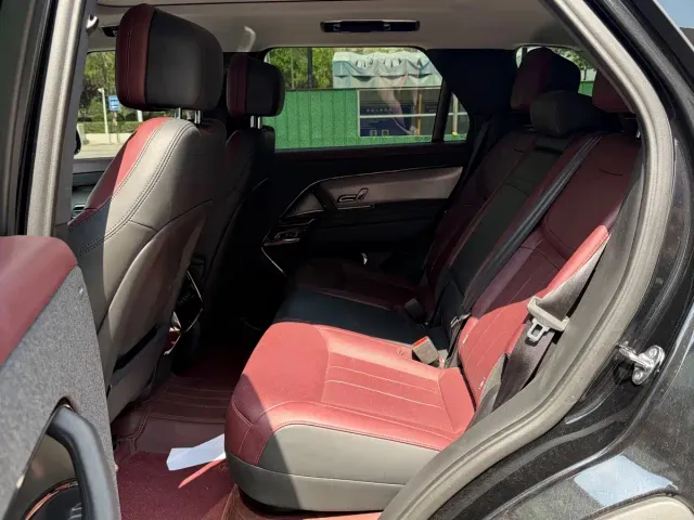 Land Rover Range Rover Sport — Фото автомобиля 11