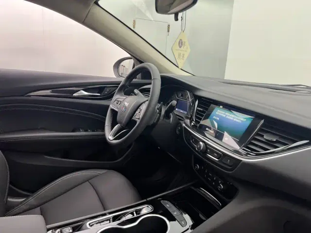 Buick Regal — Фото автомобиля 15