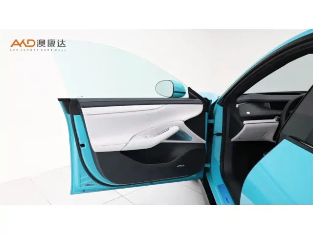 Xiaomi SU7 — Фото автомобиля 10
