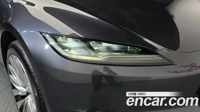 Tesla Model 3 — Фото автомобиля 7