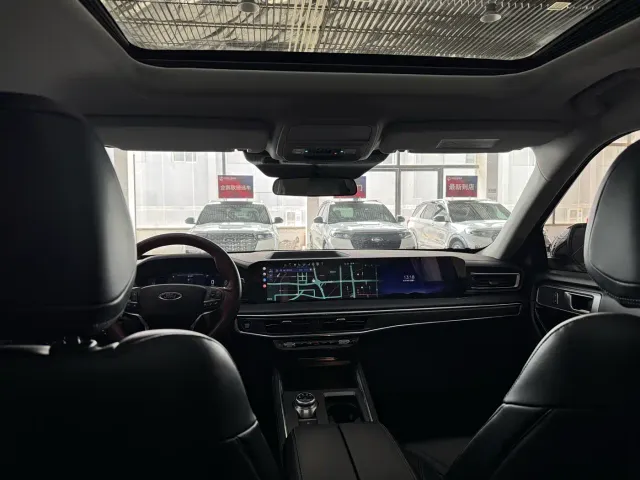 Ford Explorer — Фото автомобиля 18