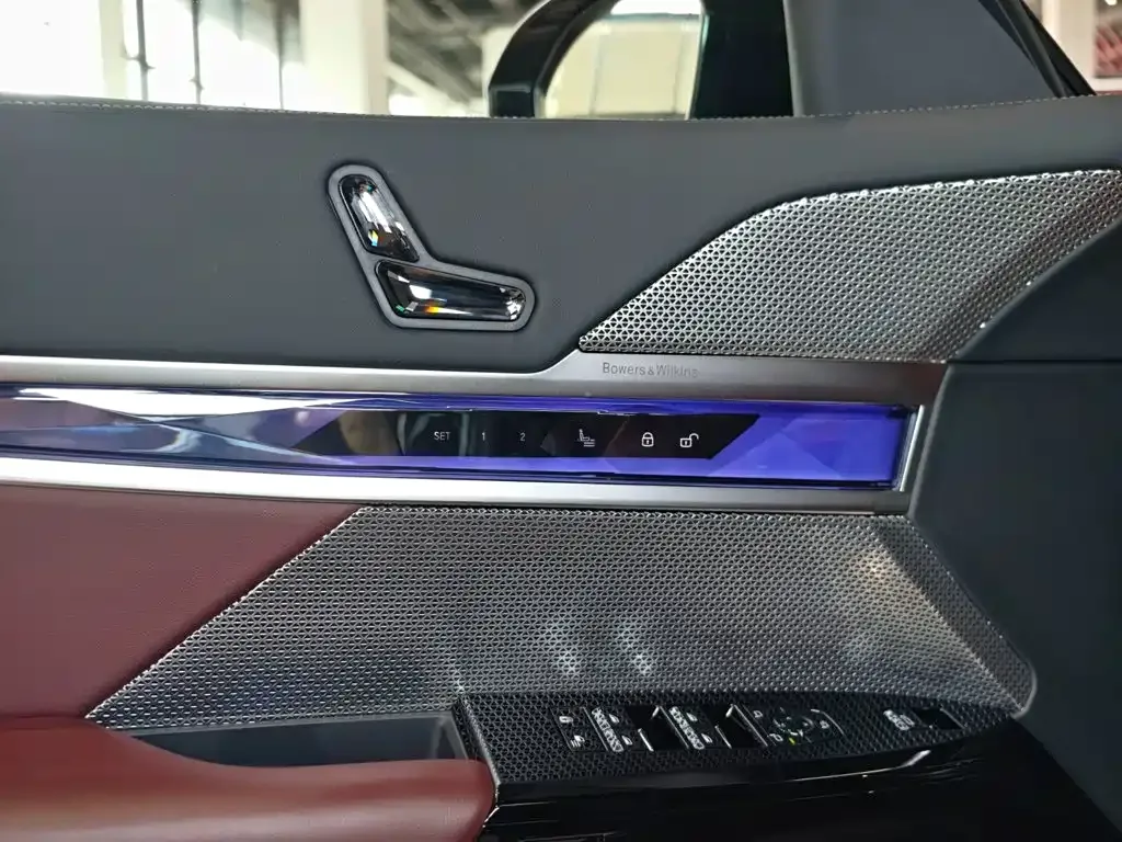 BMW BMW 7 Series 2023 Model 740Li Premium Luxury Package — Фото автомобиля 20