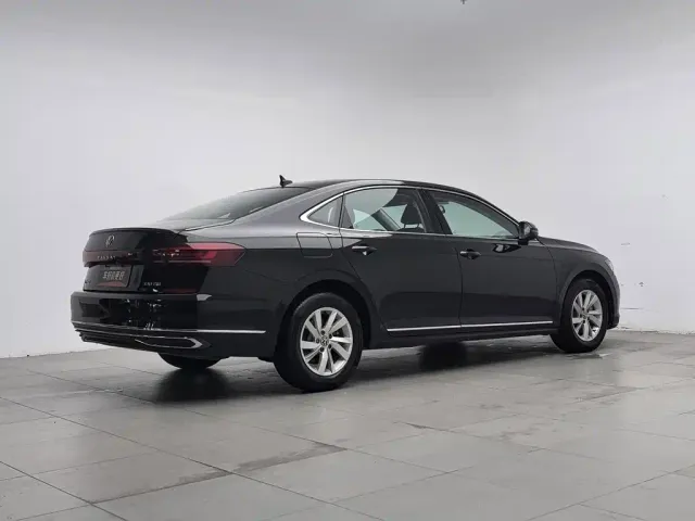 Volkswagen Passat — Фото автомобиля 2