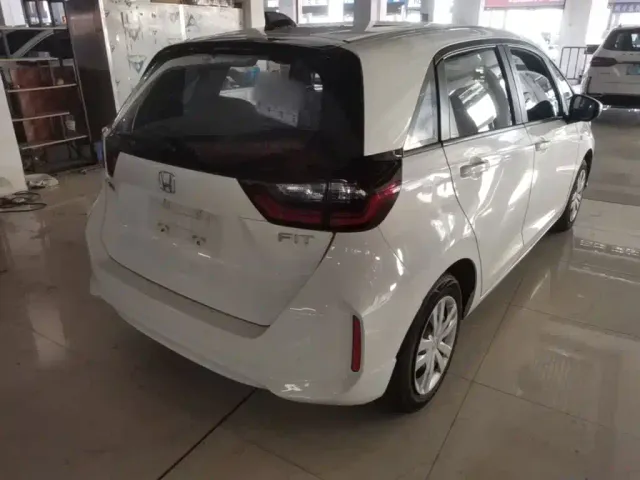 Honda Fit — Фото автомобиля 6