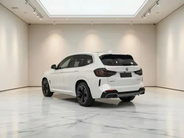 BMW iX3 — Фото автомобиля 13