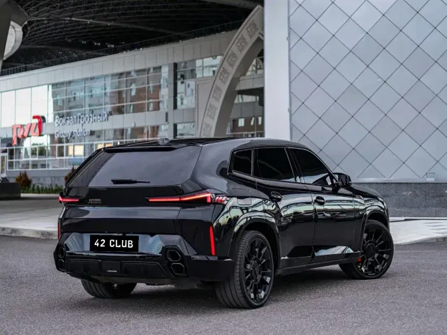 BMW XM — Фото автомобиля 3