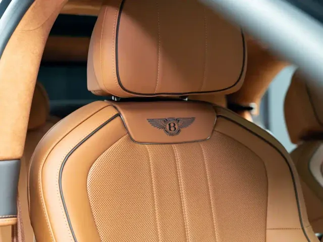 Bentley Flying Spur — Фото автомобиля 17