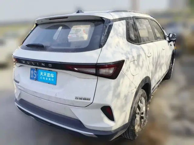 Wuling Asta — Фото автомобиля 2