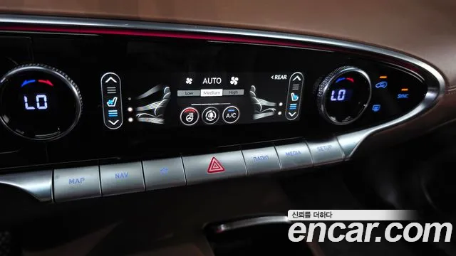 Genesis GV70 — Фото автомобиля 23