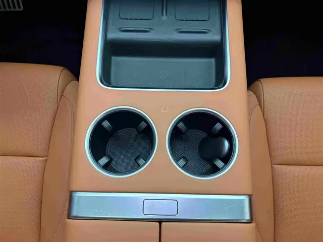 Li Auto L6 — Фото автомобиля 17