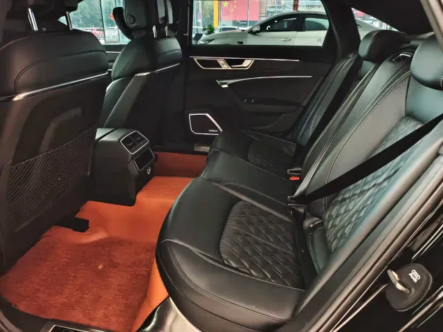 Audi A6L — Фото автомобиля 11