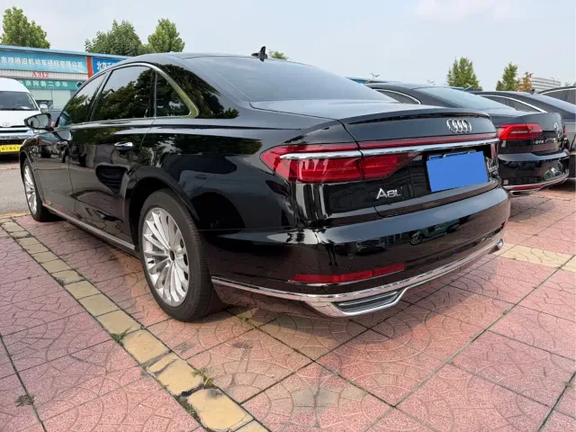 Audi A8 — Фото автомобиля 17