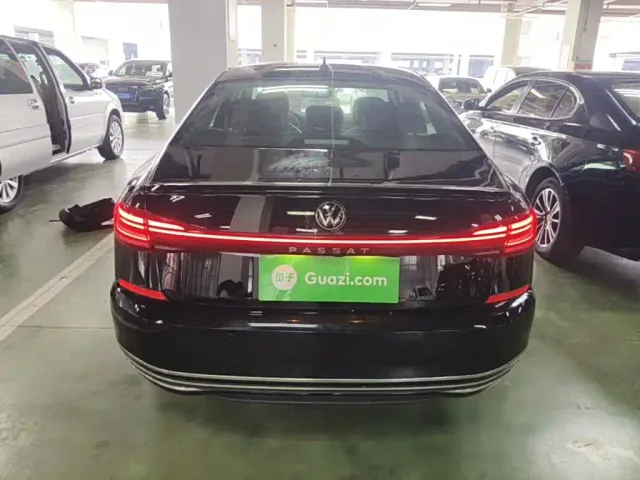 Volkswagen Passat — Фото автомобиля 5