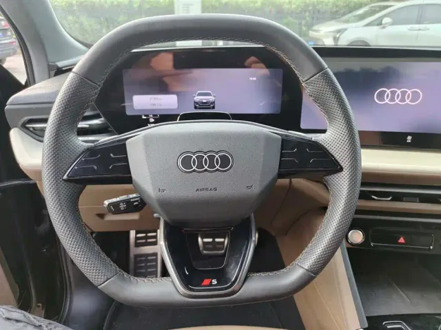 Audi Q5L — Фото автомобиля 10