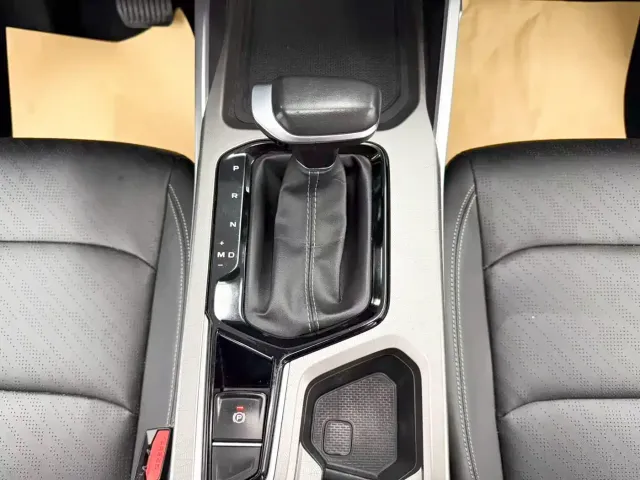 Geely Emgrand 2022 4th Generation 1.5L CVT Elite — Фото автомобиля 18