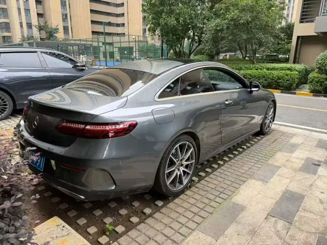 Mercedes-Benz E-Class — Фото автомобиля 3