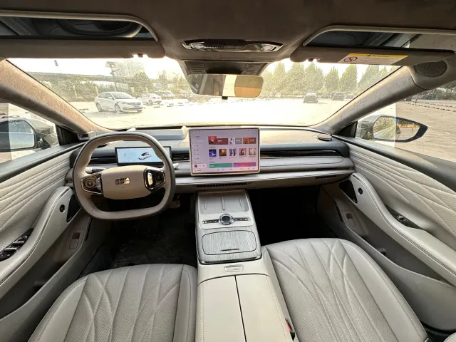 Geely Galaxy Xingyao 8 — Фото автомобиля 5
