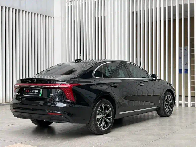 Hongqi H5 PHEV — Фото автомобиля 11