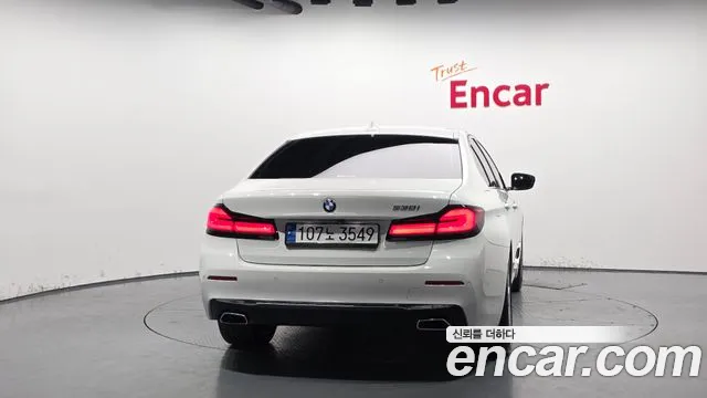 BMW 5-Series — Фото автомобиля 4