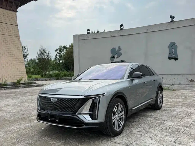 Фотография автомобиля — Cadillac Lyriq