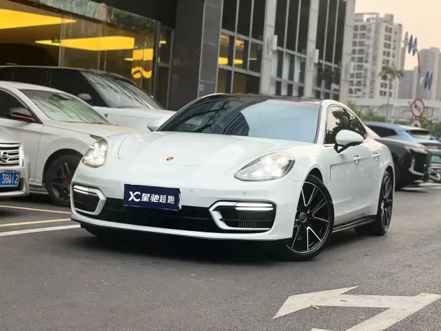 Porsche Panamera — Фото автомобиля 3