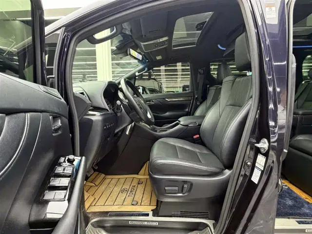 Toyota Vellfire — Фото автомобиля 12