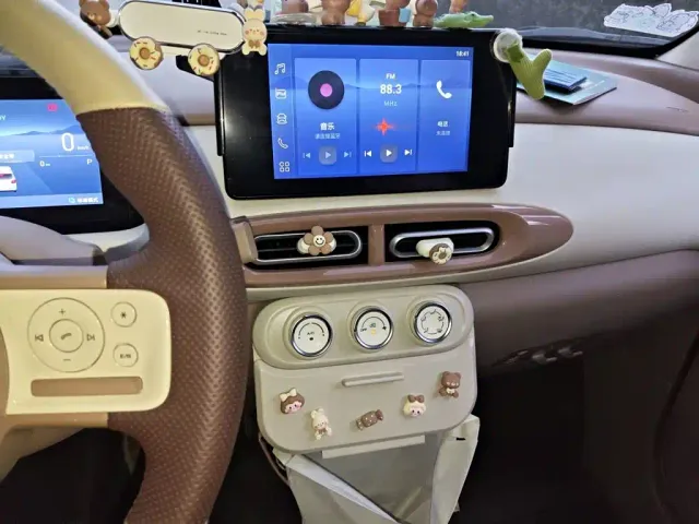 Wuling Hongguang Mini EV — Фото автомобиля 14