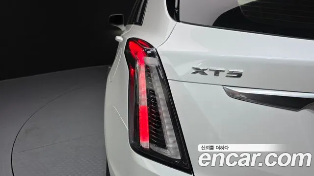 Cadillac XT5 — Фото автомобиля 20
