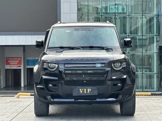 Land Rover Defender — Фото автомобиля 2