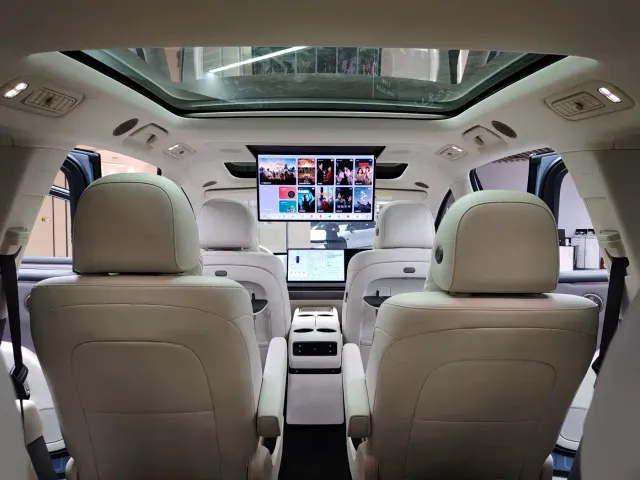 Li Auto i8 — Фото автомобиля 15