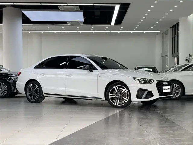 Audi A4L — Фото автомобиля 3