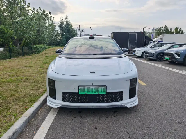 Li Auto i6 — Фото автомобиля 3