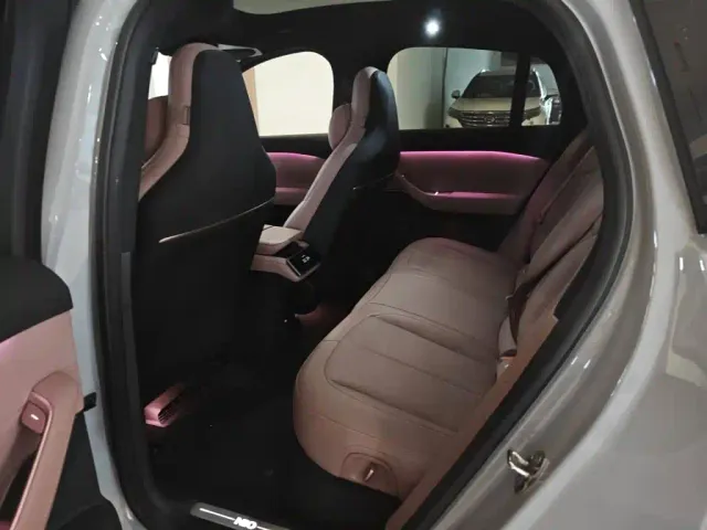 Nio EC6 — Фото автомобиля 14