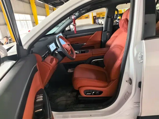 Dongfeng Yipai eπ008 2024 210Max Range Extender 6-Seater — Фото автомобиля 14