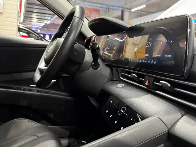 Hyundai Elantra — Фото автомобиля 18