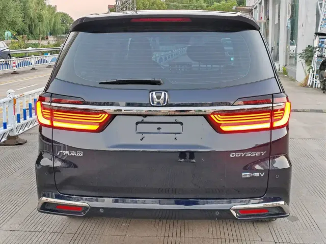 Honda Odyssey — Фото автомобиля 16