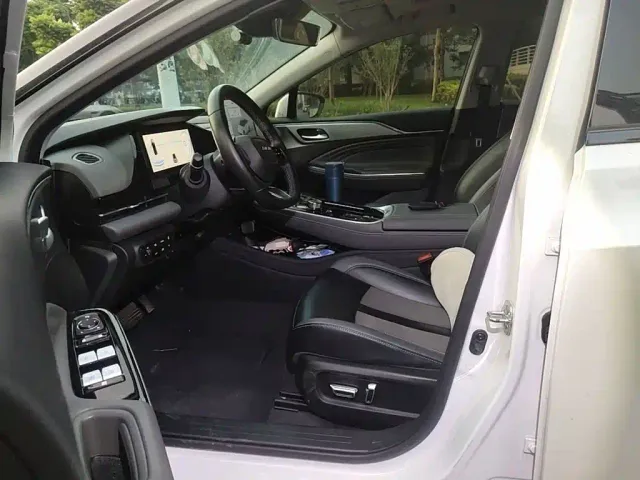 GAC Aion S Plus — Фото автомобиля 7