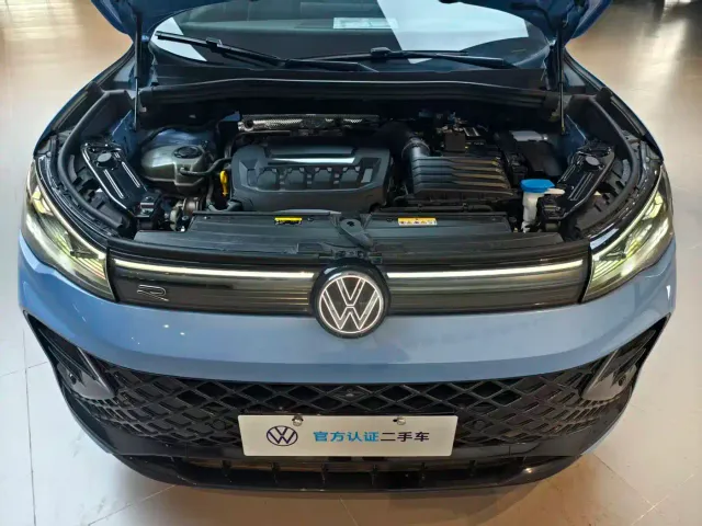 Volkswagen Tiguan L — Фото автомобиля 9