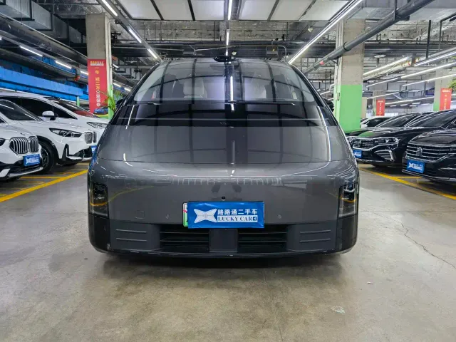 Li Auto MEGA — Фото автомобиля 2