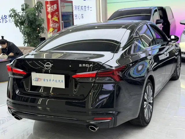 Nissan Teana — Фото автомобиля 10