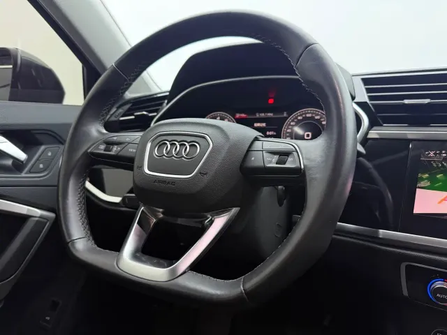 Audi Q3 — Фото автомобиля 11