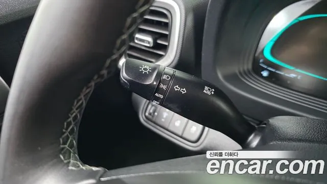 Hyundai Venue — Фото автомобиля 29