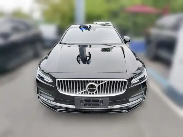 Volvo S90 — Фото автомобиля 4