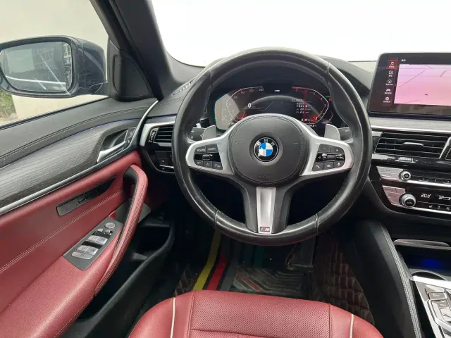 BMW 5 Series — Фото автомобиля 9