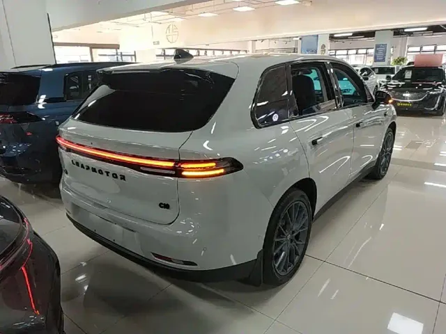 Leapmotor C10 — Фото автомобиля 5