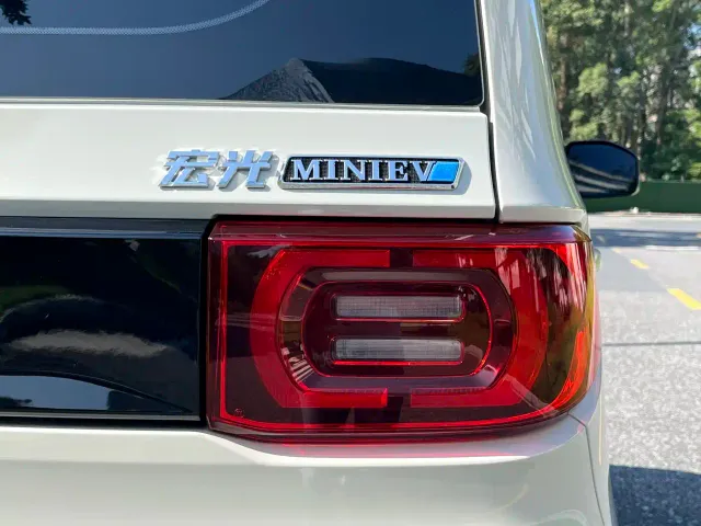 Wuling Hongguang Mini EV — Фото автомобиля 11