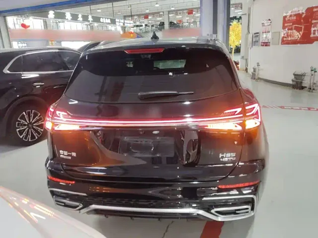 Hongqi HS5 — Фото автомобиля 5
