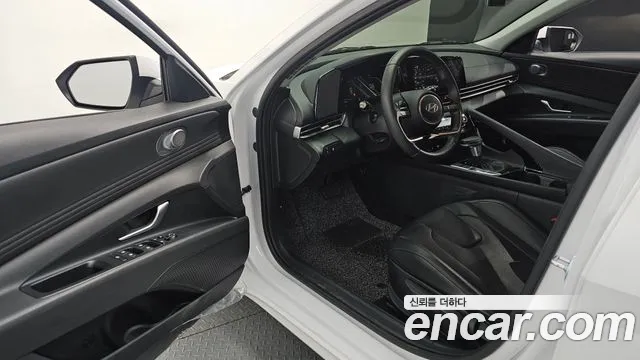 Hyundai Avante CN7 — Фото автомобиля 11